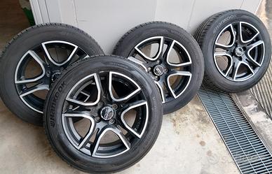  gomme semi nuove con cerchi in lega O.Z. 