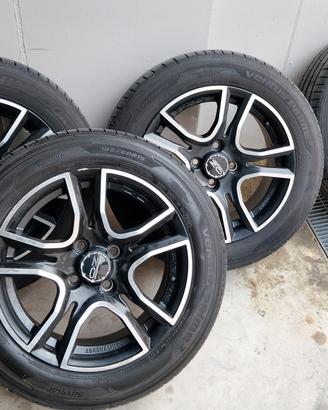  gomme semi nuove con cerchi in lega O.Z. 