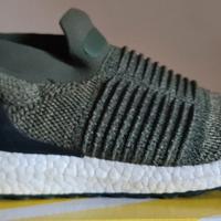 Adidas ultra boost laceless 42 3/4 rare collezione