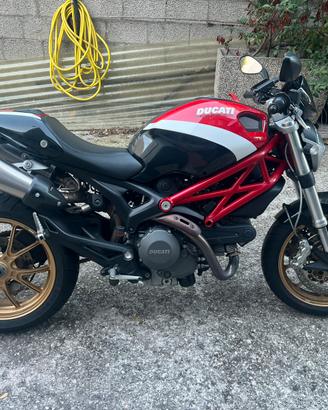 Monster Ducati 796