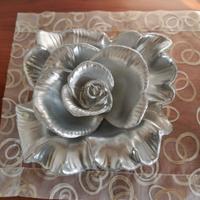 centrotavola a forma di fiore argento 