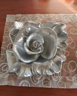 centrotavola a forma di fiore argento 