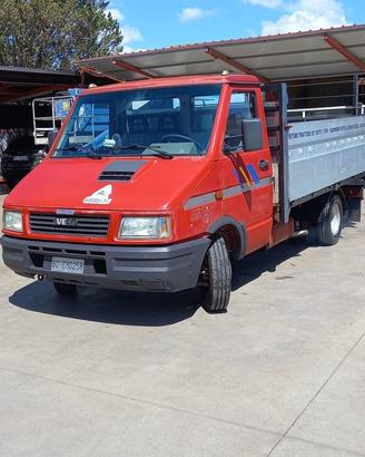 Trattore Iveco Daily 35.8 cassonato perfetto super