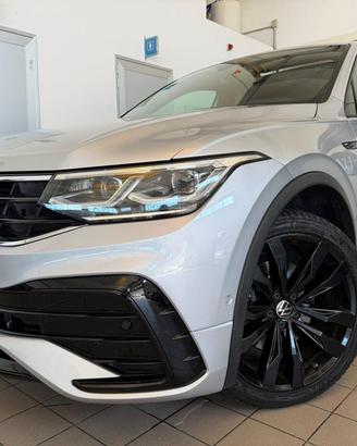 VOLKSWAGEN Tiguan 2.0 TDI DSG 4MOTION R-Line //T