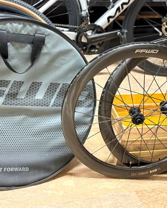 FFWD Raw 55 Glossy Black Ceramic Speed