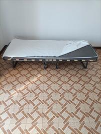 Letto singolo pieghevole e trasportabile