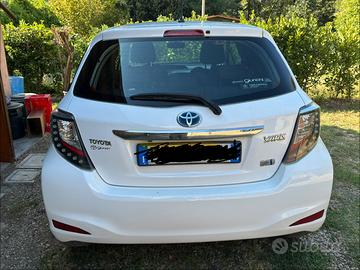 Toyota Yaris Hybrid 2013