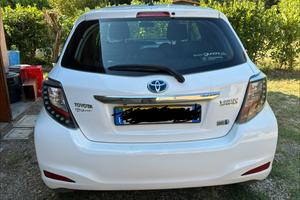 Toyota Yaris Hybrid 2013