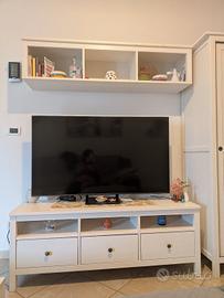 mobile TV sopra e sotto