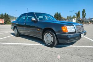 Mercedes 200E W124 leggere bene