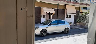 alfaromeo giulietta 1.4 gpl