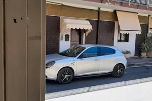 alfaromeo giulietta 1.4 gpl