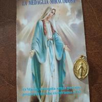 immagine madonna miracolosa con medaglia e preghie