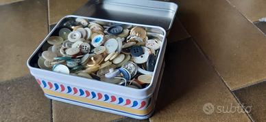 Bottoni assortiti vari