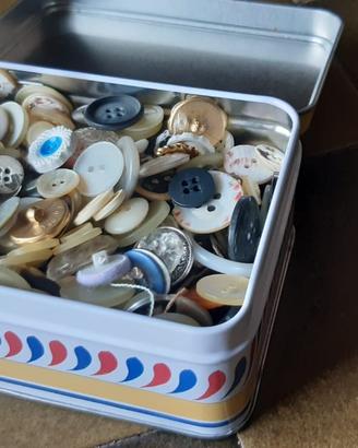 Bottoni assortiti vari