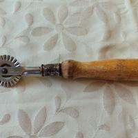 Rotella tagliapasta vintage.