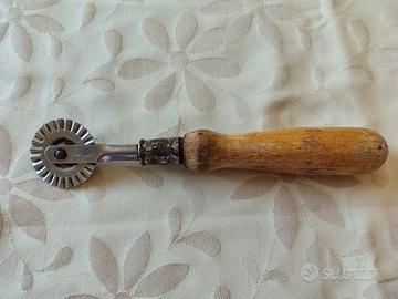 Rotella tagliapasta vintage.