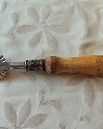 Rotella tagliapasta vintage.