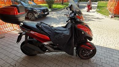 Piaggio MP3 300 LT Yourban 2017 – €1.200