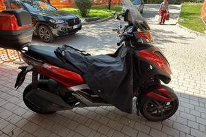 Piaggio MP3 300 LT Yourban 2017 – €1.200