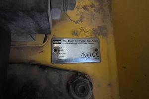 Escavatore gommato CAT M315