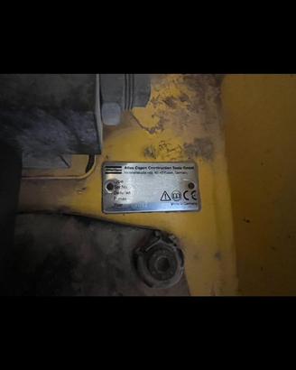 Escavatore gommato CAT M315