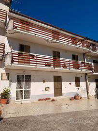 Casa indipendente con corte esclusiva