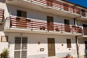 Casa indipendente con corte esclusiva