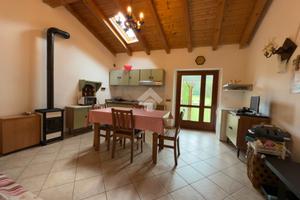 CASA SEMINDIPENDENTE A TEGLIO