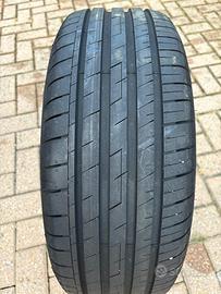 Pneumatici nuovi