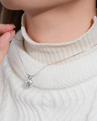 Collanina in argento e moissanite