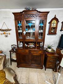 credenza con vetrinetta