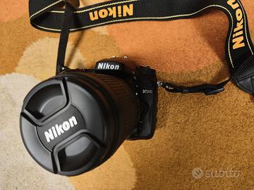 NIKON D7200 + 18-140 come nuova. Soli 669 scatti.