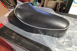 Sella rivoderata vespa 50 special 