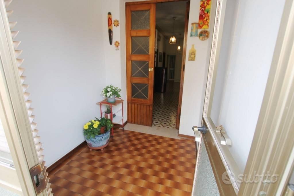 Appartamento di 141 m² con 4 locali e box auto a A - Vista 2
