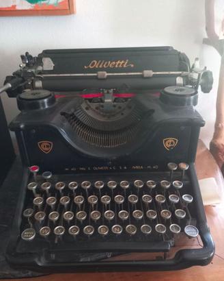 macchina da scrivere Olivetti Ivrea M40