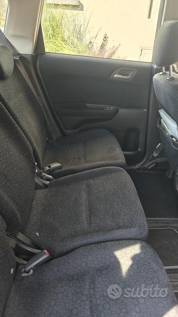 Honda Fr-V 2006 photo 4