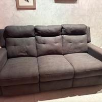 Divano 3 posti con due chaise long elettroniche