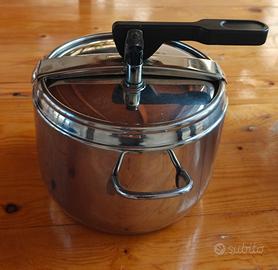 Pentola a pressione Lagostina 