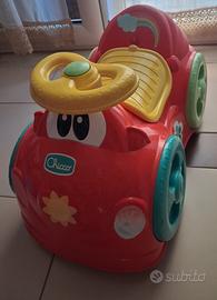 macchina giocattolo