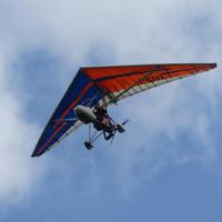 Ala per deltaplano a motore