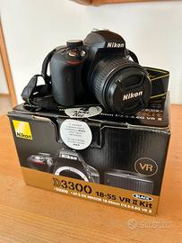 Nikon d3300 con Nikkor 18-55mm