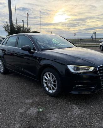 AUDI A3 SPB 1.4 TFSI G-tron AMBIENTE
