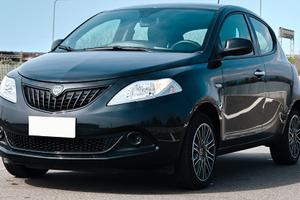 Lancia Ypsilon 1.0 FireFly 5 porte S&S Hybrid Albe