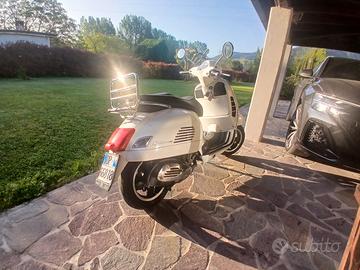 Vespa 300 Gts 