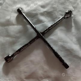 chiave a croce con attacco a  bussola