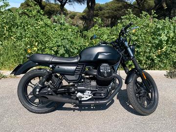 Moto Guzzi V7 III Stone