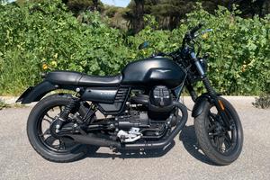 Moto Guzzi V7 III Stone