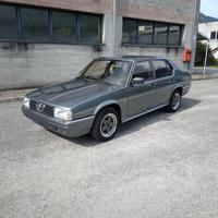 Alfa Romeo 90 2.5 Quadrifoglio Oro Zender
