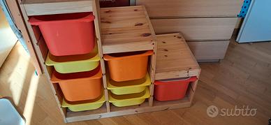 Cassettiera IKEA in legno con contenitori